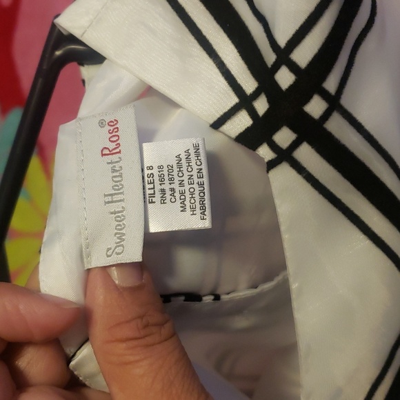 Dress - Picture 3 of 3